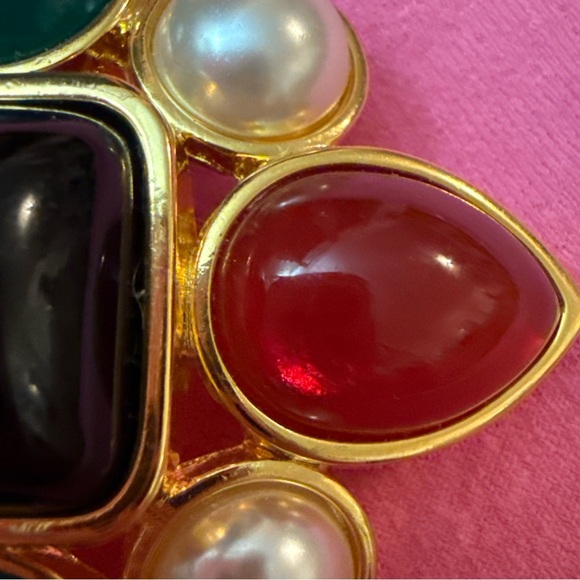 JOAN RIVERS Cabochon Faux Pearl Maltese Cross Brooch Modest Jewelry 2 1/2” - Picture 5 of 10